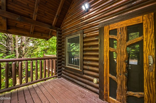 1857 Elk Springs Way, Gatlinburg, TN 37738