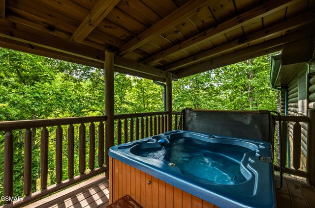 1857 Elk Springs Way, Gatlinburg, TN 37738