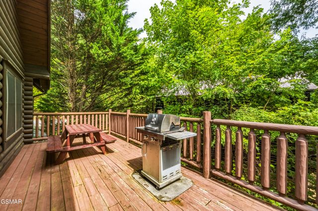 1857 Elk Springs Way, Gatlinburg, TN 37738