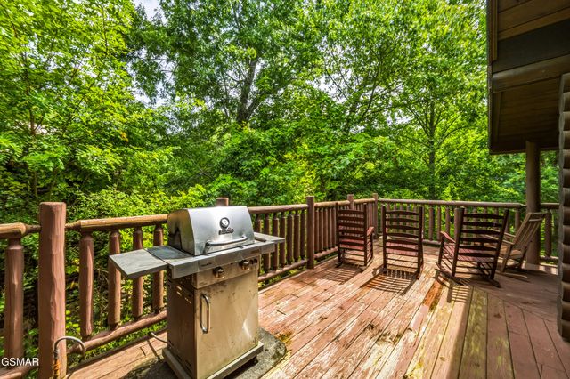 1857 Elk Springs Way, Gatlinburg, TN 37738