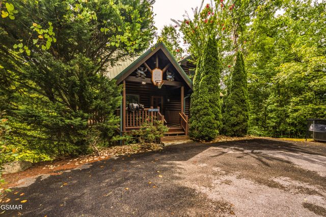 1857 Elk Springs Way, Gatlinburg, TN 37738