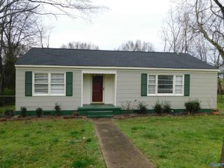 508 Forrest Circle NE, Huntsville, AL 35801