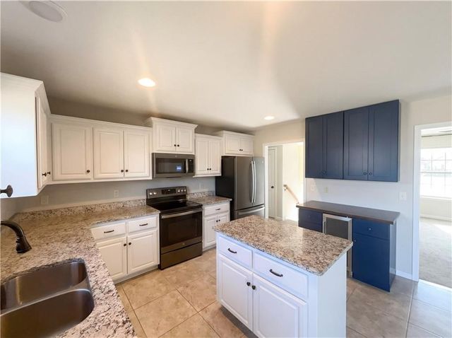 216 Greystone Way, Grain Valley, MO 64029