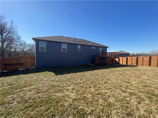 216 Greystone Way, Grain Valley, MO 64029