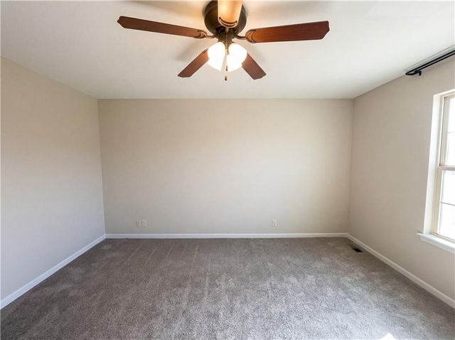 216 Greystone Way, Grain Valley, MO 64029