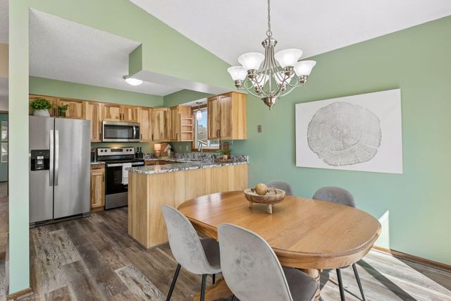 4320 Greenhaven Court, Vadnais Heights, MN 55127