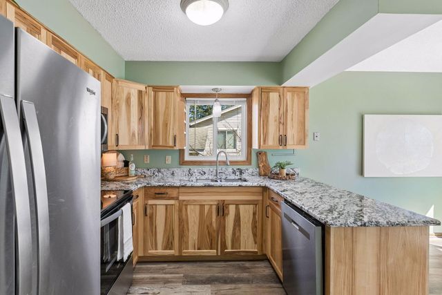 4320 Greenhaven Court, Vadnais Heights, MN 55127