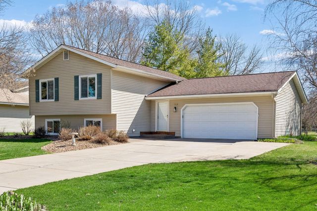 4320 Greenhaven Court, Vadnais Heights, MN 55127