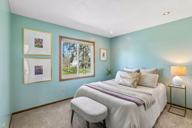 4320 Greenhaven Court, Vadnais Heights, MN 55127