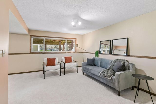 4320 Greenhaven Court, Vadnais Heights, MN 55127