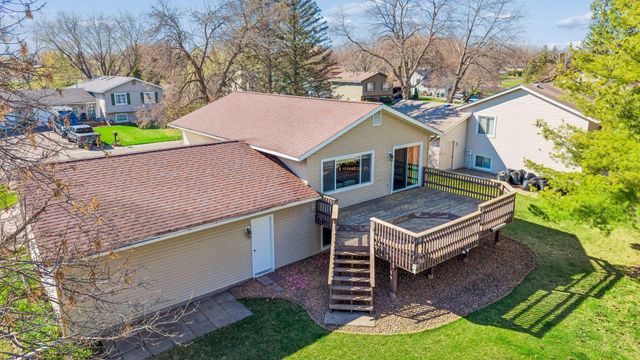 4320 Greenhaven Court, Vadnais Heights, MN 55127
