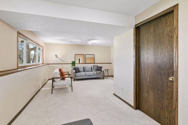 4320 Greenhaven Court, Vadnais Heights, MN 55127