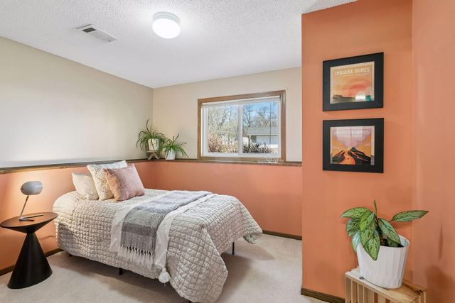 4320 Greenhaven Court, Vadnais Heights, MN 55127