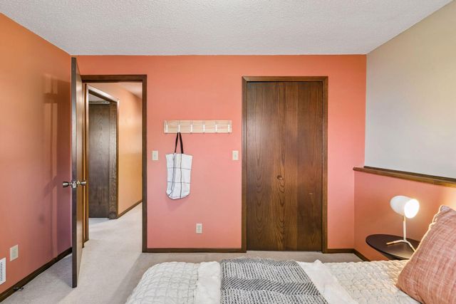 4320 Greenhaven Court, Vadnais Heights, MN 55127