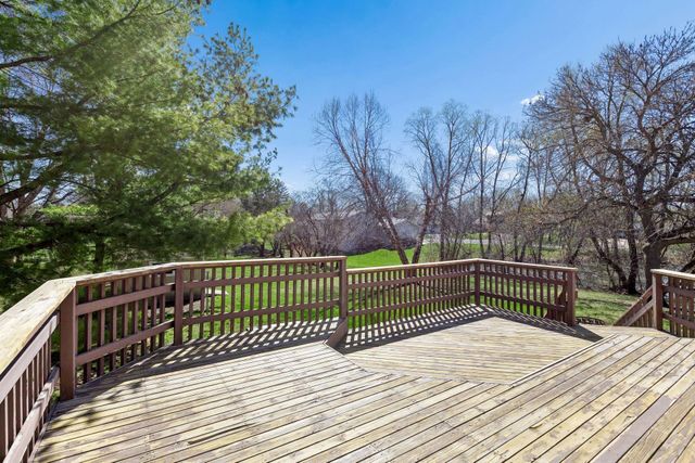 4320 Greenhaven Court, Vadnais Heights, MN 55127