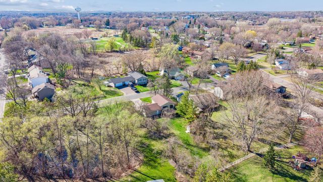 4320 Greenhaven Court, Vadnais Heights, MN 55127