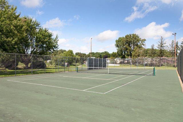 4320 Greenhaven Court, Vadnais Heights, MN 55127