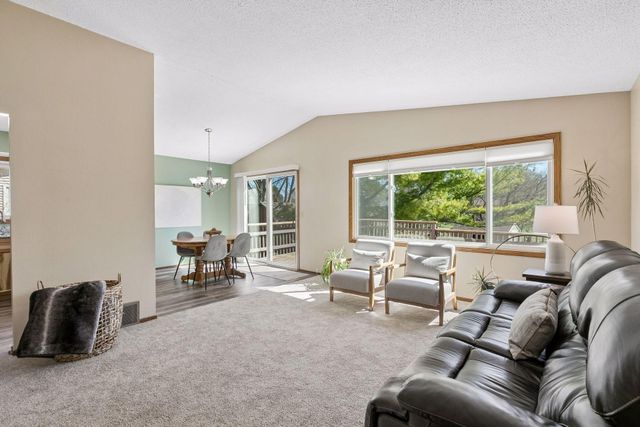 4320 Greenhaven Court, Vadnais Heights, MN 55127