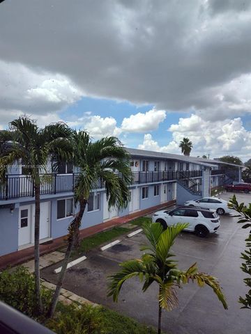 655 Eldron Dr 31, Miami Springs, FL 33166