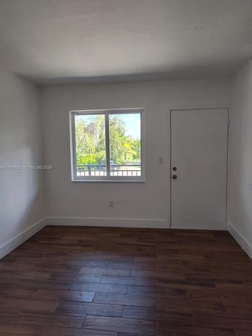 655 Eldron Dr 31, Miami Springs, FL 33166