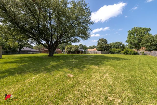 2217 General York, Bossier City, LA 71112