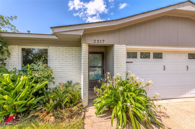 2217 General York, Bossier City, LA 71112