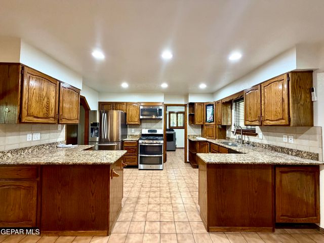 2452 W O'Hara Road, Anthony, NM 88021