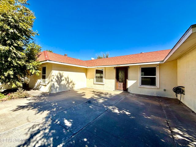 2452 W O'Hara Road, Anthony, NM 88021