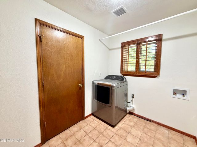 2452 W O'Hara Road, Anthony, NM 88021