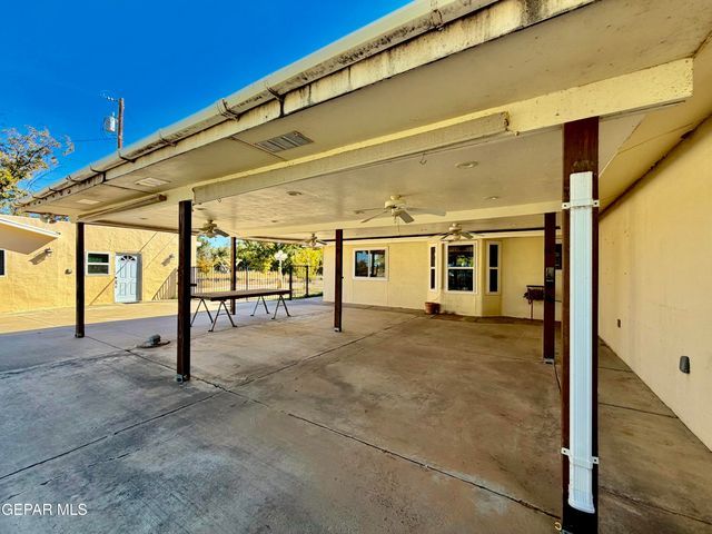 2452 W O'Hara Road, Anthony, NM 88021