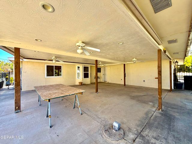 2452 W O'Hara Road, Anthony, NM 88021