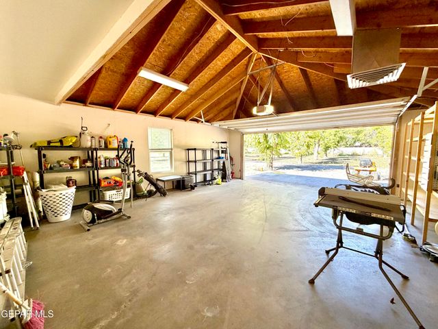 2452 W O'Hara Road, Anthony, NM 88021