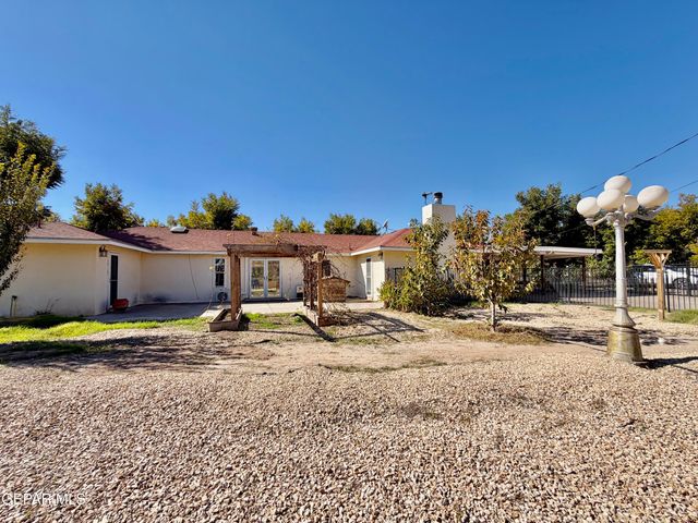 2452 W O'Hara Road, Anthony, NM 88021