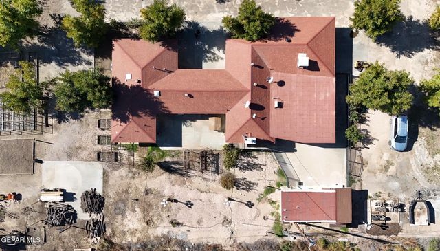 2452 W O'Hara Road, Anthony, NM 88021