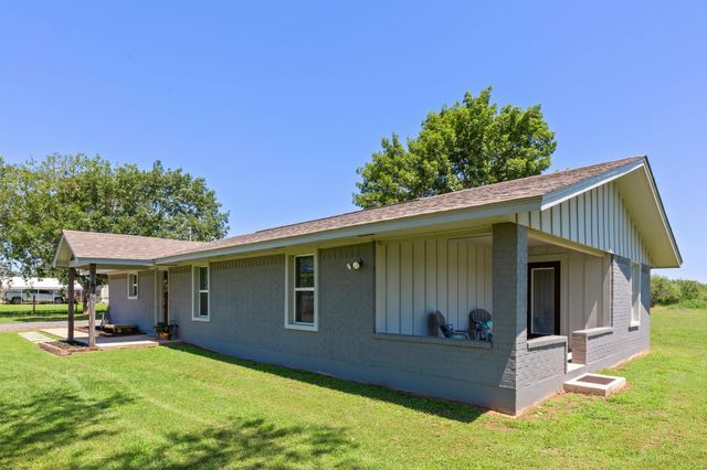 3363 Fm 713, Lockhart, TX 78644