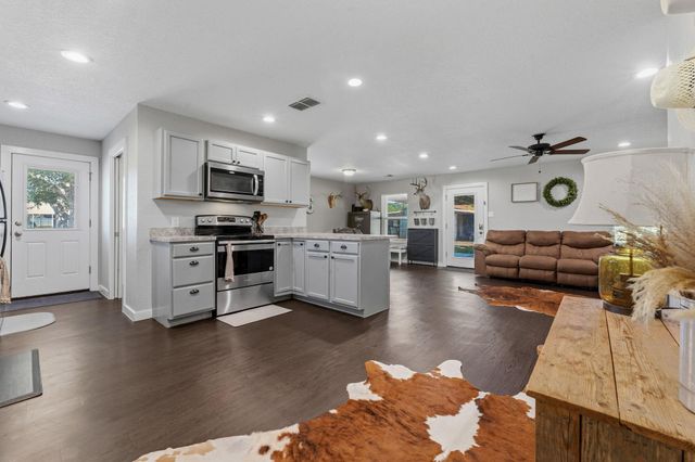 3363 Fm 713, Lockhart, TX 78644