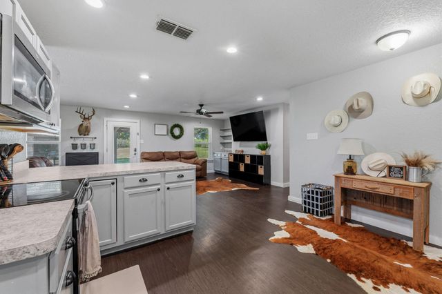 3363 Fm 713, Lockhart, TX 78644