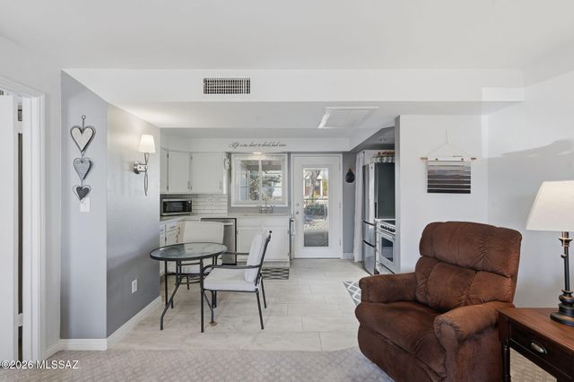 328 S Paseo Quinta Apt B, Green Valley, AZ 85614