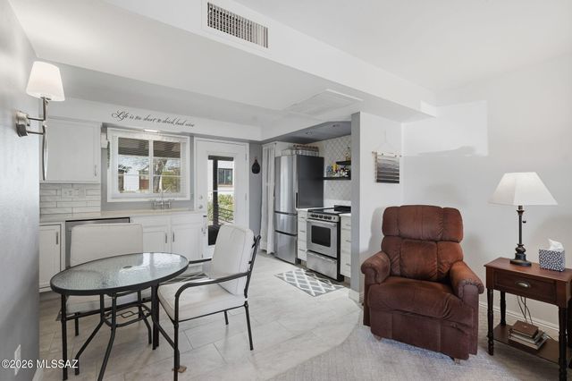 328 S Paseo Quinta Apt B, Green Valley, AZ 85614