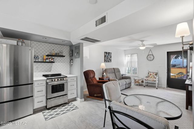 328 S Paseo Quinta Apt B, Green Valley, AZ 85614