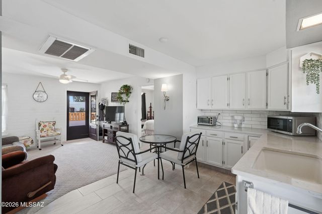 328 S Paseo Quinta Apt B, Green Valley, AZ 85614