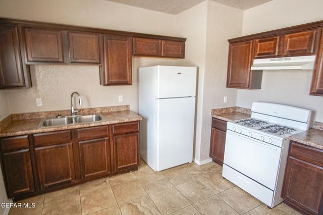2862 Grant Avenue 3, El Paso, TX 79930