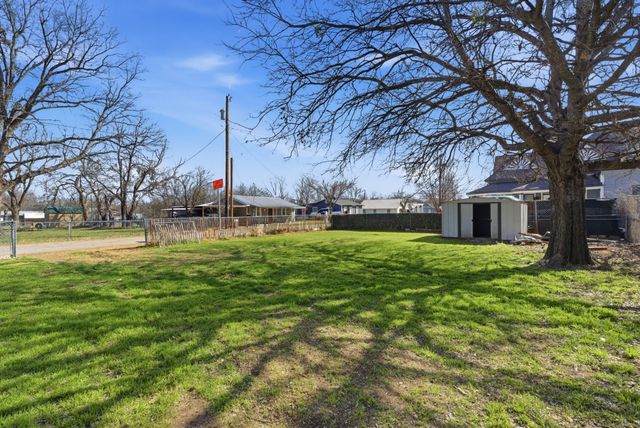 116 E Lipan Drive, Lipan, TX 76462
