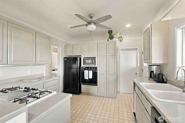 10115 66th Avenue S, Seattle, WA 98178