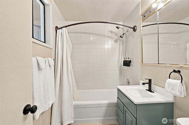 10115 66th Avenue S, Seattle, WA 98178