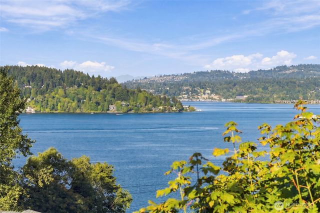 10115 66th Avenue S, Seattle, WA 98178