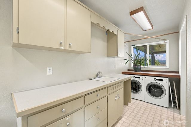 10115 66th Avenue S, Seattle, WA 98178