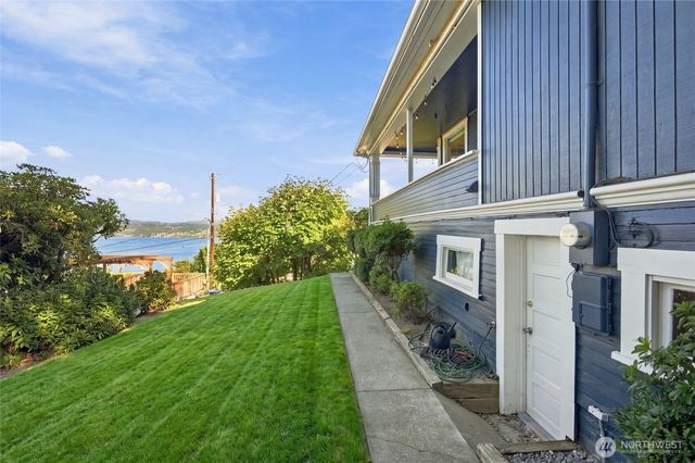 10115 66th Avenue S, Seattle, WA 98178