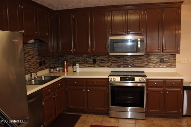 6347 Braybourne Place, Olive Branch, MS 38654