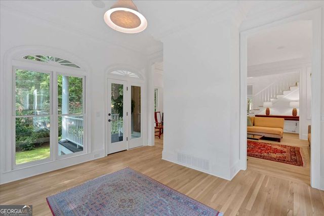 400 OLD IVY Road NE, Atlanta, GA 30342